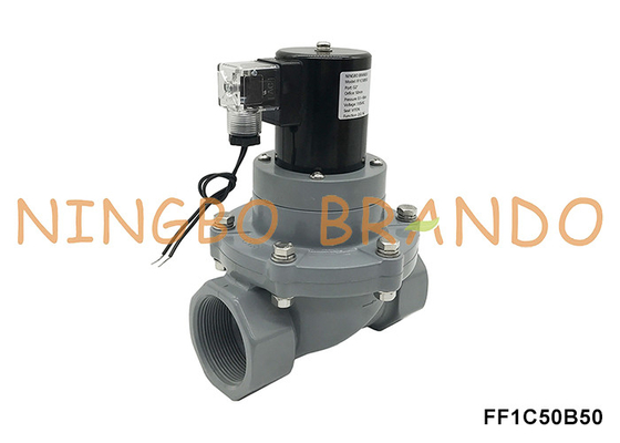 2' DN50 soupape solénoïde CPVC résistante à la corrosion pour acide chimique 24V 220V