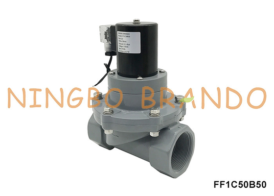 2' DN50 soupape solénoïde CPVC résistante à la corrosion pour acide chimique 24V 220V