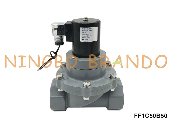 2' DN50 soupape solénoïde CPVC résistante à la corrosion pour acide chimique 24V 220V